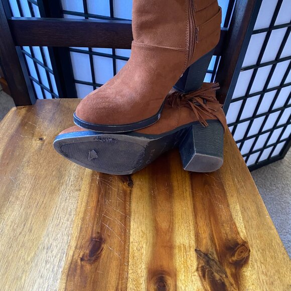 Bamboo Boots - Picture 2 of 3